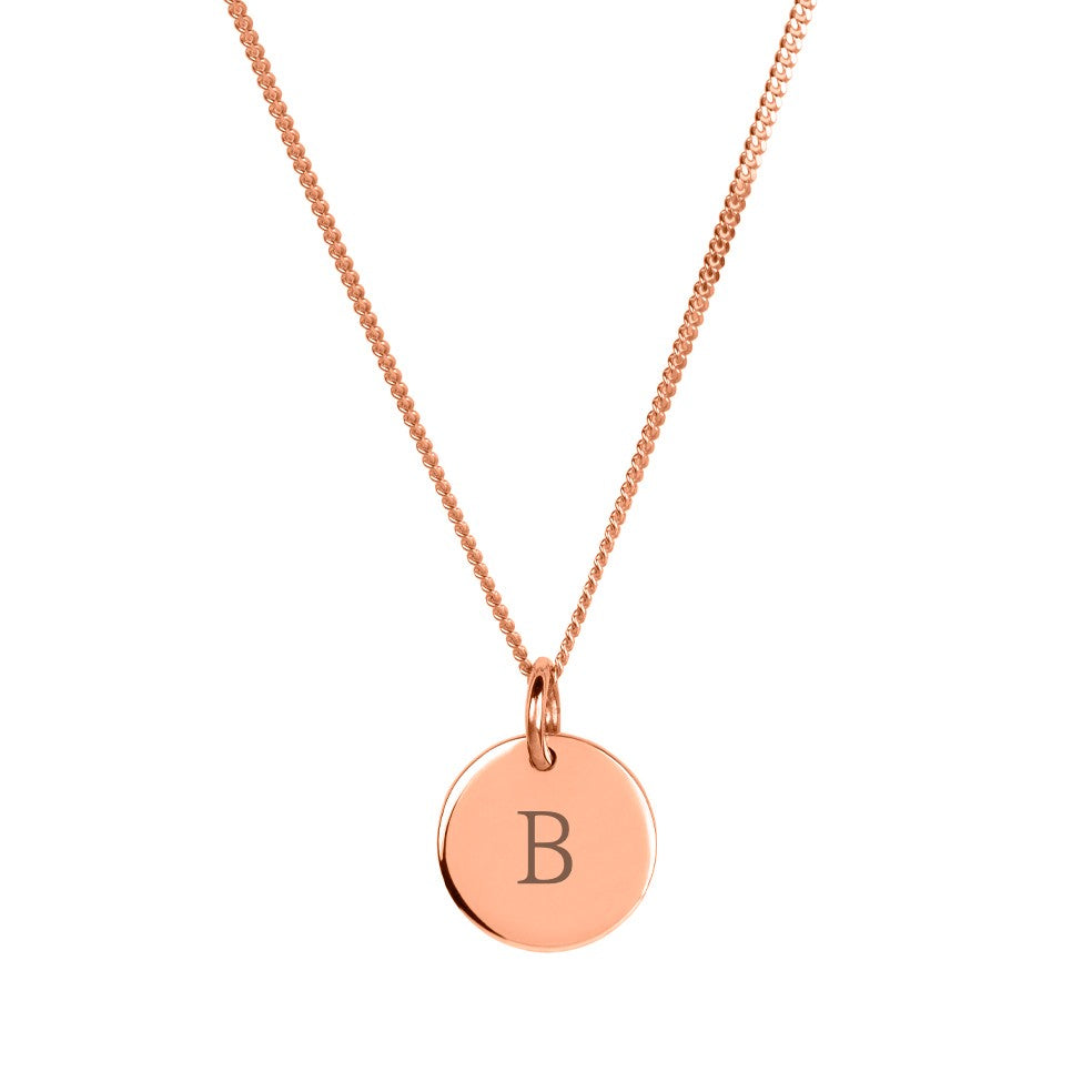 Colgante de disco con inicial pequeña en plata de ley - 10 mm